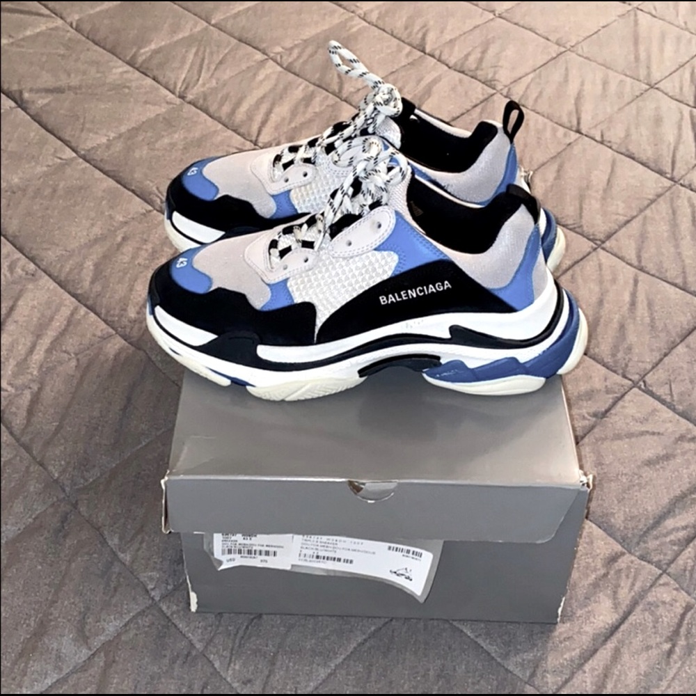 100% authentic Balenciaga triple s sneakers